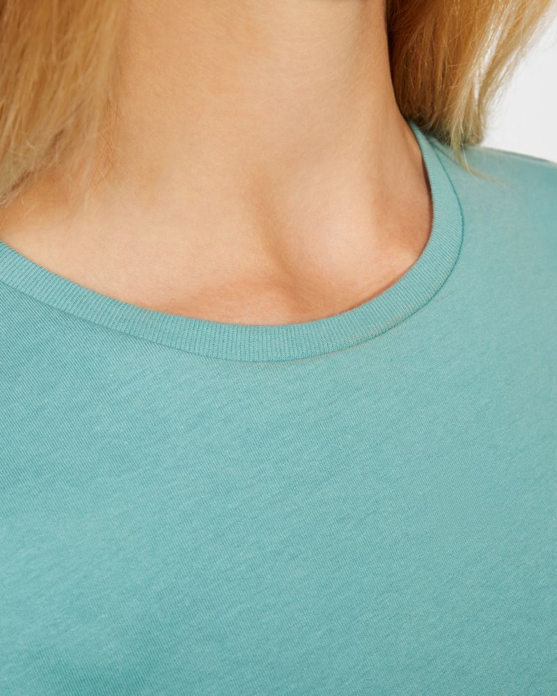 Roly CA6699 - BREDA WOMAN T-shirt ajusté à manches courtes pour femme en coton biologique certifié OCS